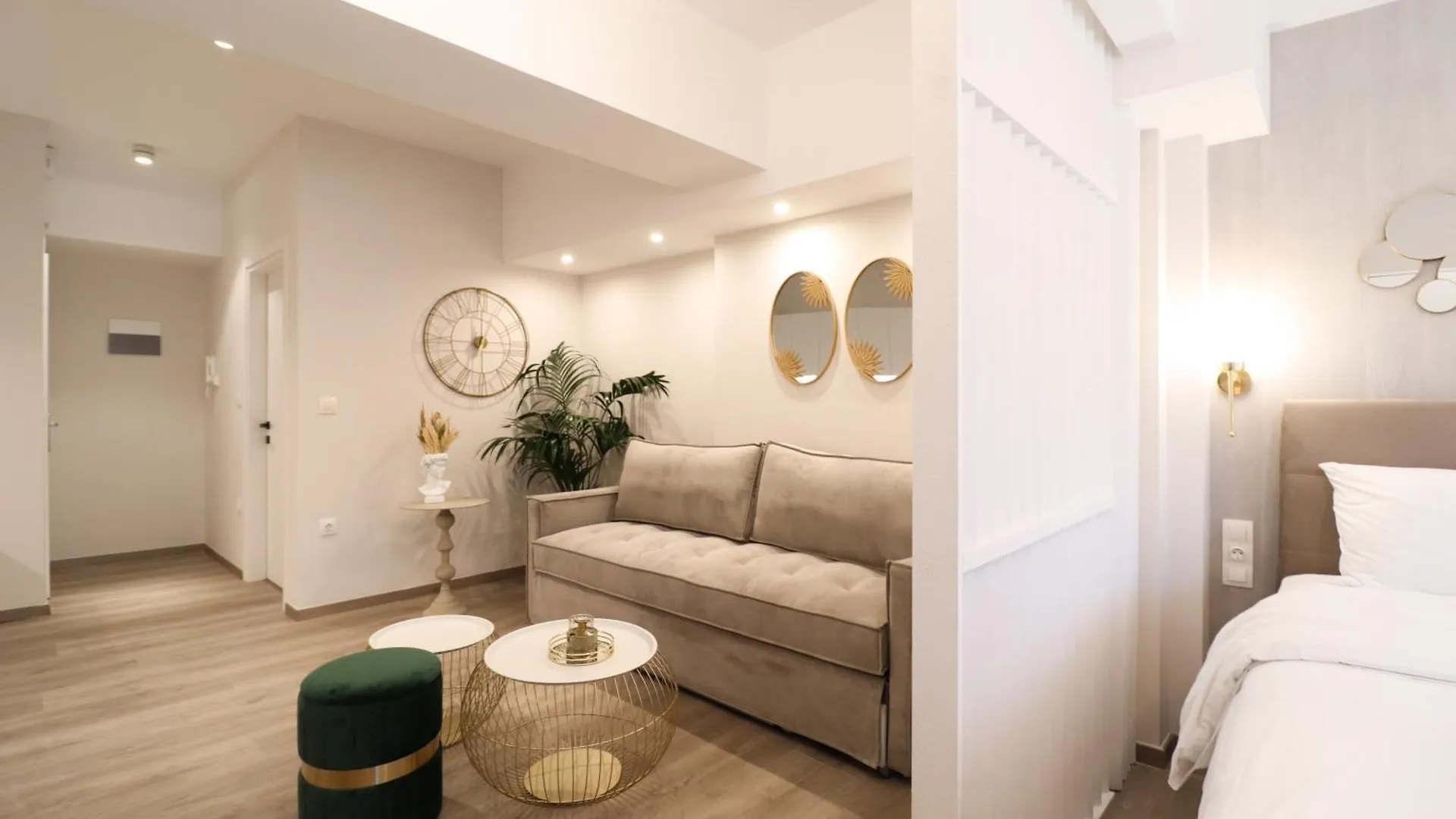 F & B Collection - Central Thessaloniki Apartment