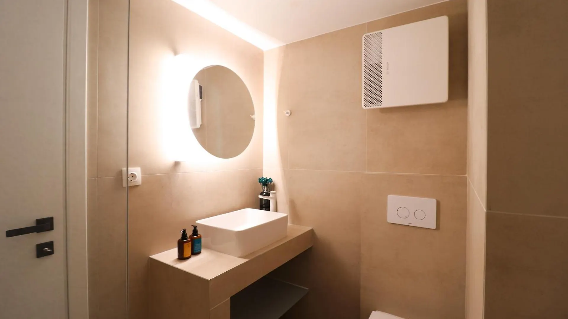 F & B Collection - Central Thessaloniki Apartment
