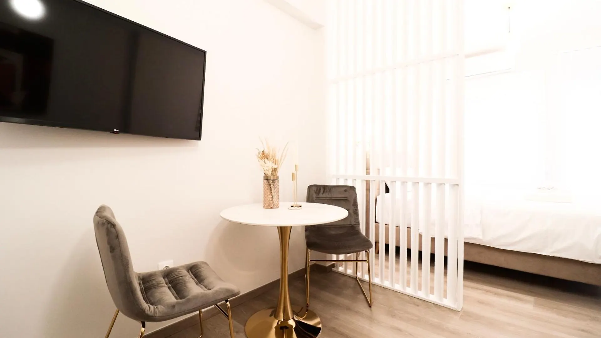F & B Collection - Central Thessaloniki 0*,